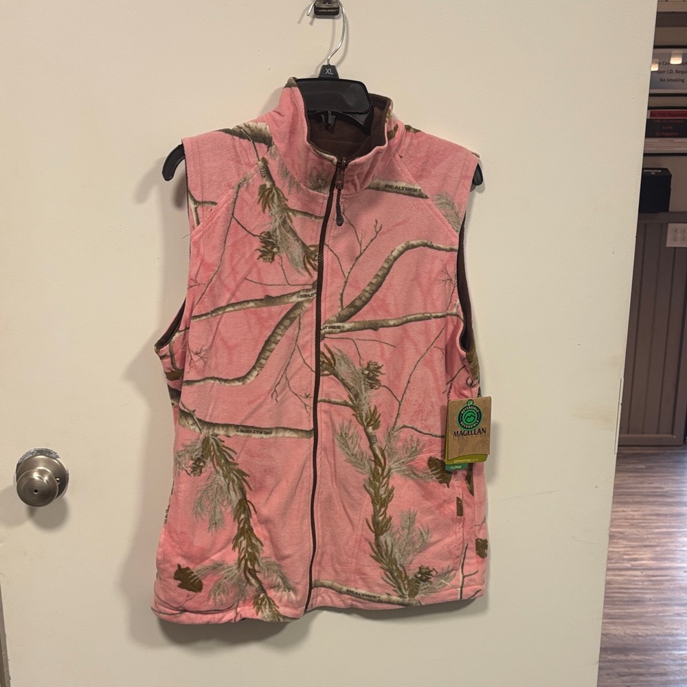Magellan Outdoors Pink Camo Women's Vest